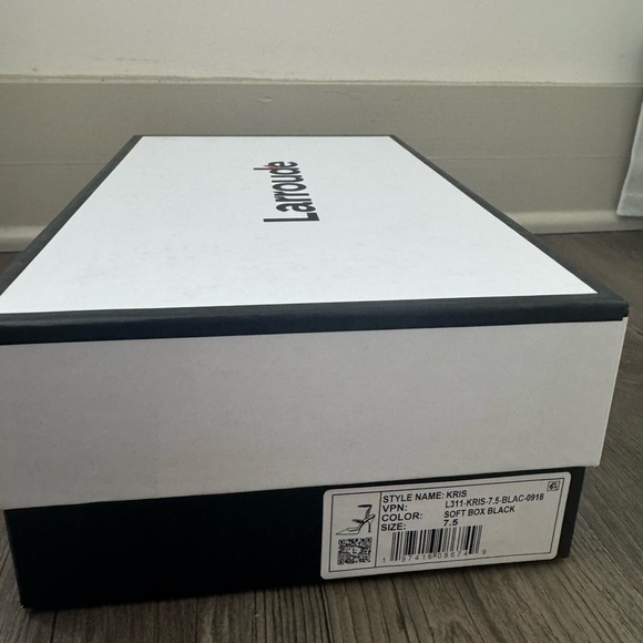NWT l Larroude Kris Pump in Black Leather l 7.5 - Picture 8 of 8